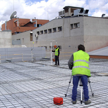 Control de niveles sobre estructura de hormigón