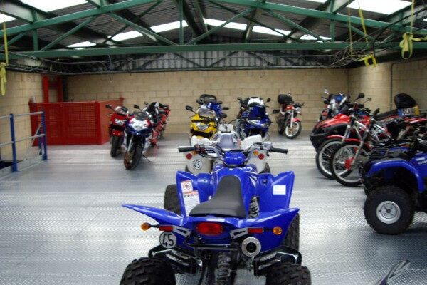 azkain_motos_entreplantas