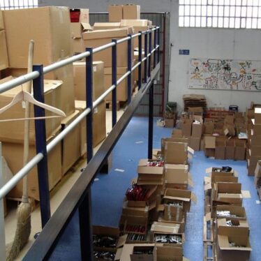 Protección anti-caidas mediante barandillas y rodapié